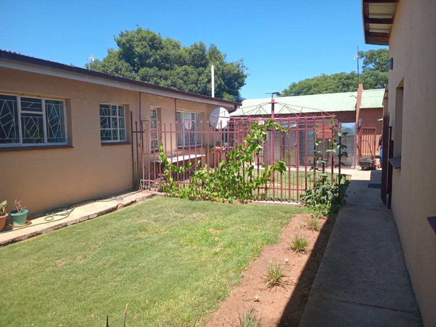 5 Bedroom Property for Sale in Bloemhof North West